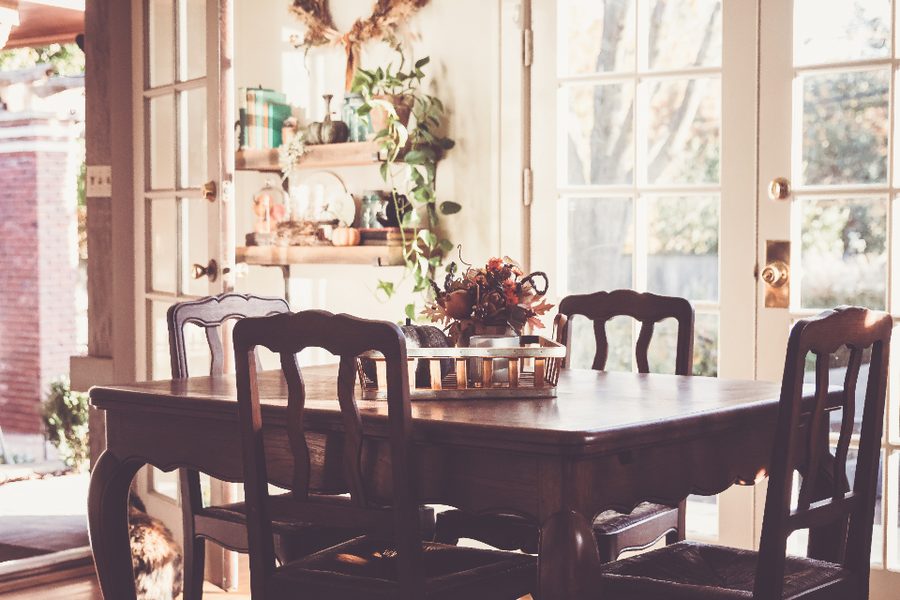 洒满阳光的家居空间 / A sunlit home interior